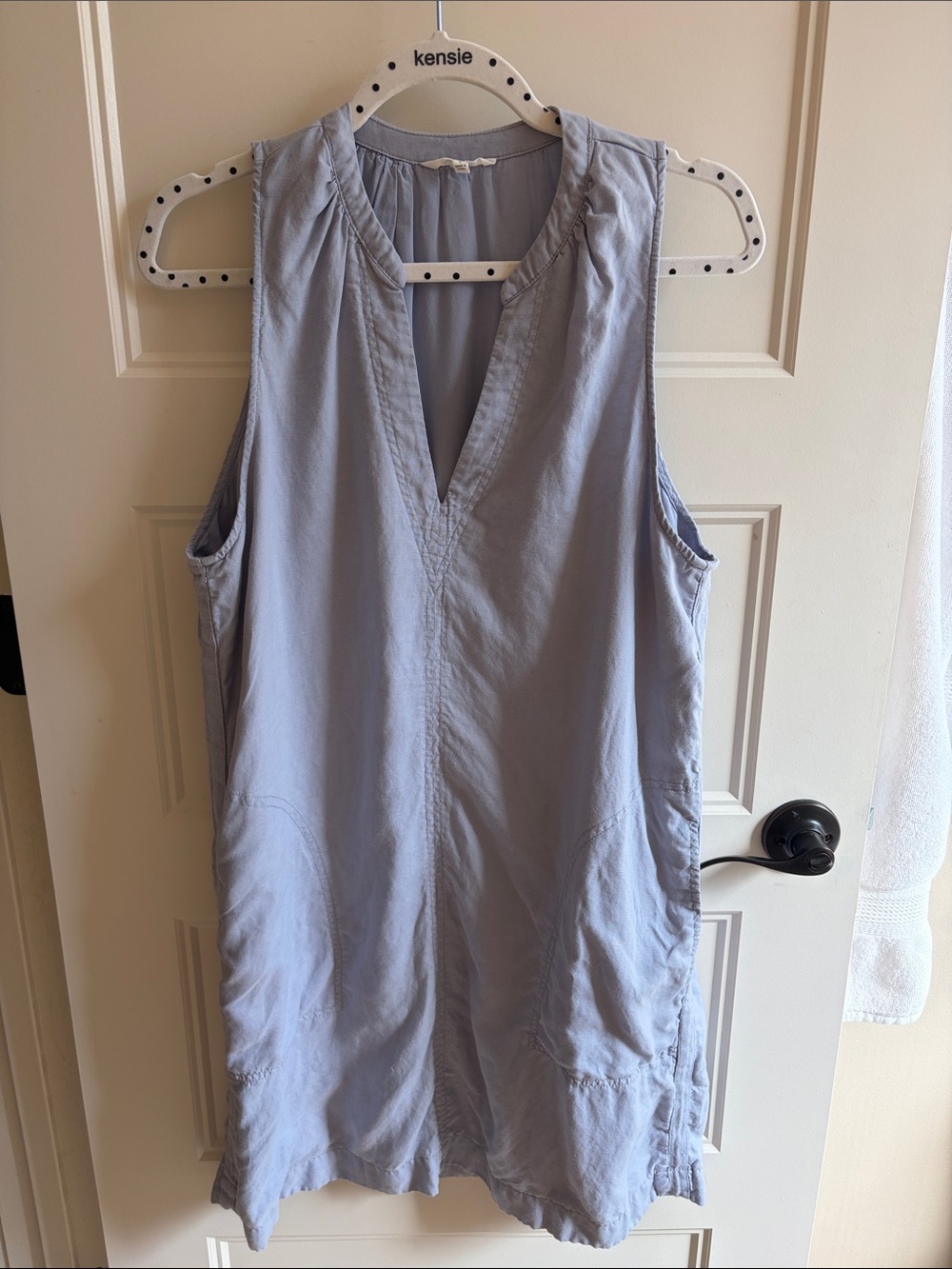 Splendid Light Blue Sleeveless V-Neck Shift Dress with Pockets
